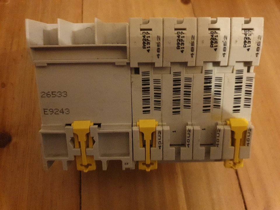 Disjoncteur Différentiel Tetra 4P Merlin Gerin C60a C10 300mA (23717+26533) - Photo 2/2