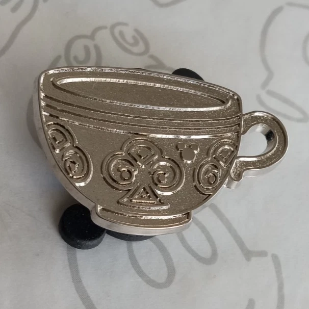 Silver Chaser Mad Tea Party TeaCups 2015 Hidden Mickey DLR Disney Pin 112209