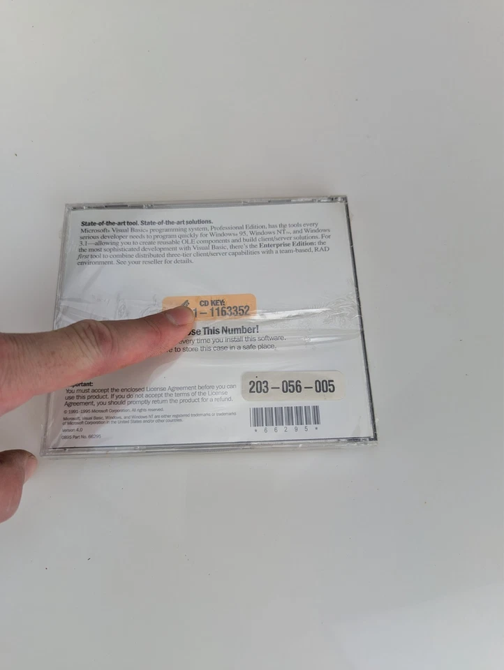 Microsoft Visual Basic Professional Edition 4.0 con llave de CD nuevo en envoltura de plástico Foto 2 de 2