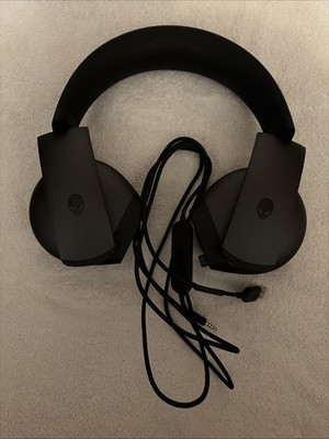 Alienware AW520H Wired Gaming Headset GENTLY USED NICE SHAPE