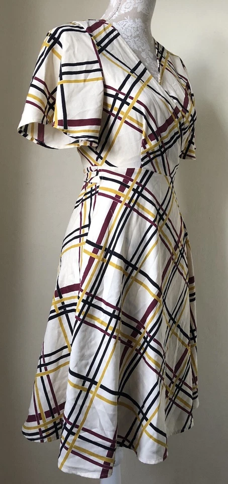 Vestido envolvente Forever 21 Reino Unido M Foto 2 de 4