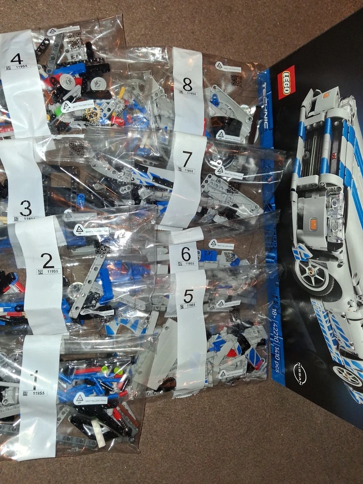 LEGO Technic 42110 Land Rover Defender, photo 3 of 5