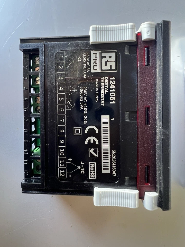 Temperature Controller RS PRO Panel Mount On/Off , 1 Input, 2 Output Relay - Image 4 of 4