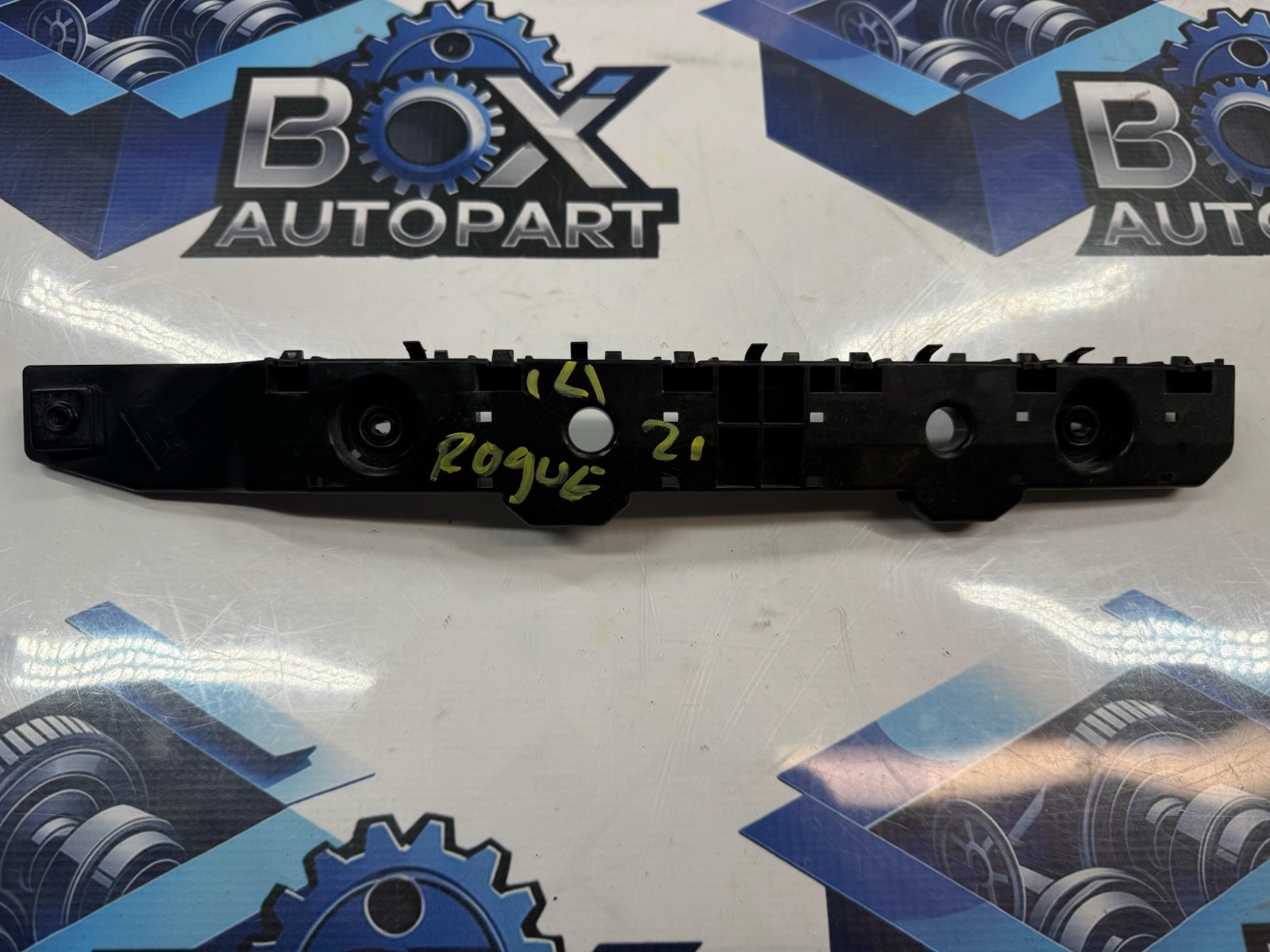 2021-2025 NISSAN ROGUE REAR LEFT SIDE BUMPER BRACKET 85221-6RR0A OEM