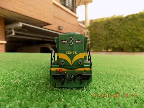 LOCOMOTORA 1900 AMERICANA RENFE H0 DC ANALOGICA CON LUZ. MODELO AMF LATON - Imagen 6 de 10