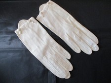 Vintage White Leather Wrist Length Gloves Alexander Marshall Field  Co. Used