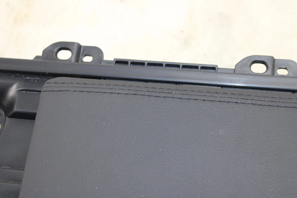 Mazda MX-5 Miata 2009-2015 consola central reposabrazos/portavasos OEM KZ101 Foto 3 de 4