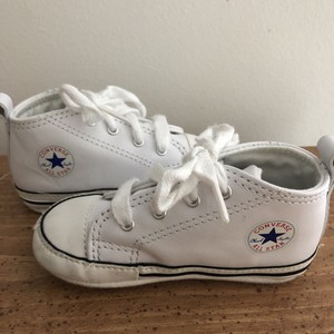 white converse baby size 4