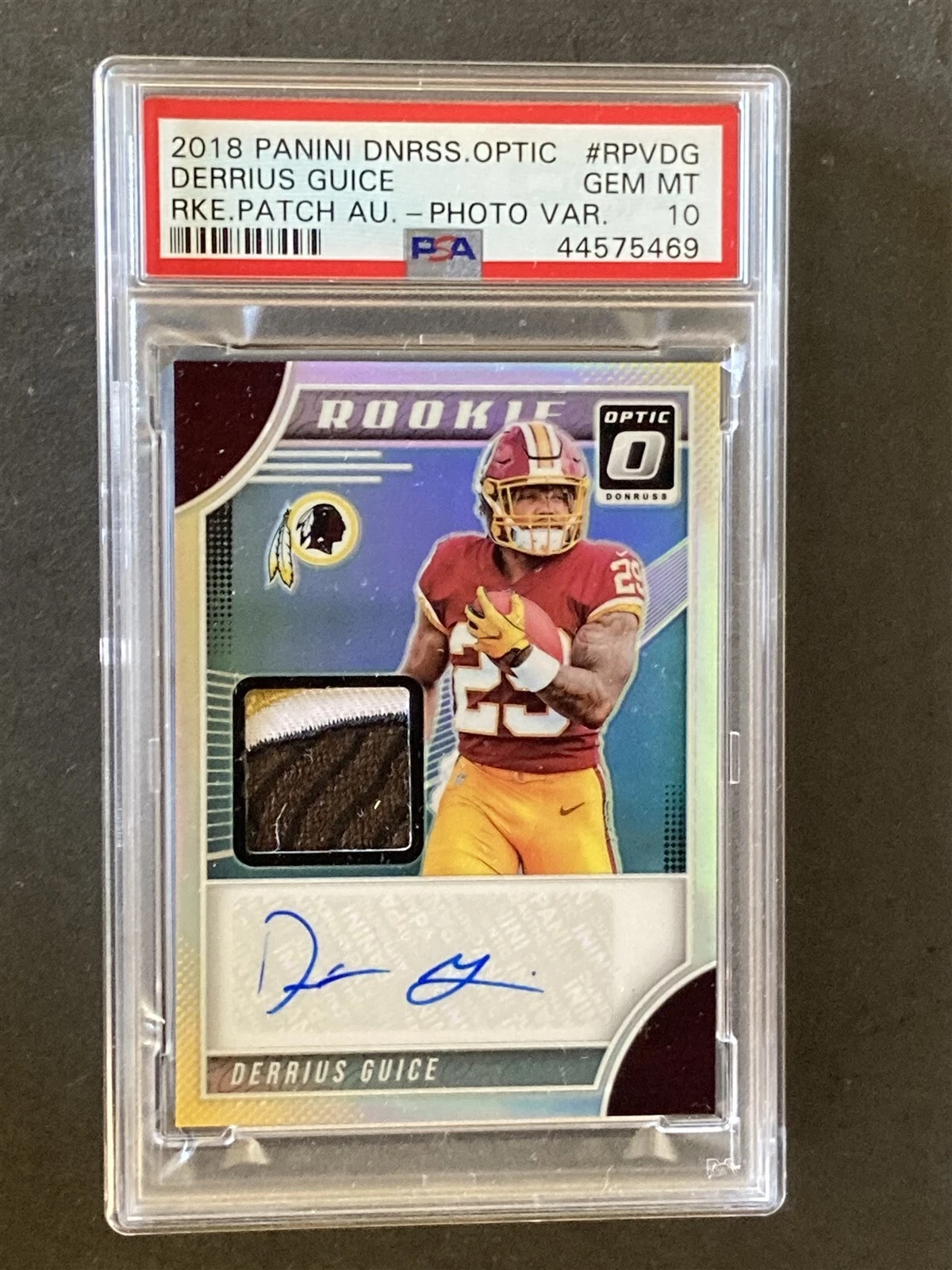 Derrius Guice Panini Donruss Optic Rookie Patch Autographs #RPVDG Photo Variation