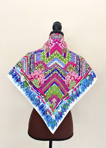Louis Vuitton Wrap Monogram LV Logo Paradise Green Pink Flower Blue Border Scarf - Afbeelding 7 van 15
