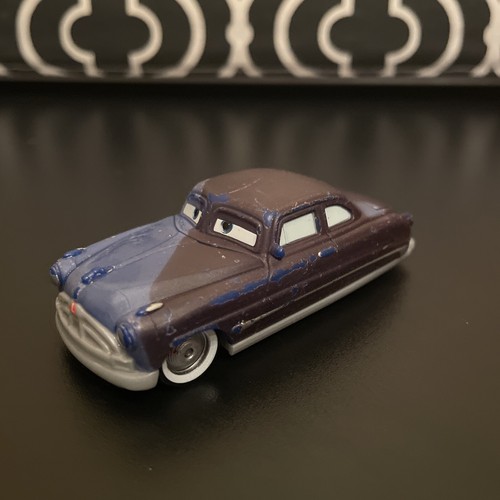 Disney Pixar Cars Doc Hudson Color Changer Black to Blue Original Release