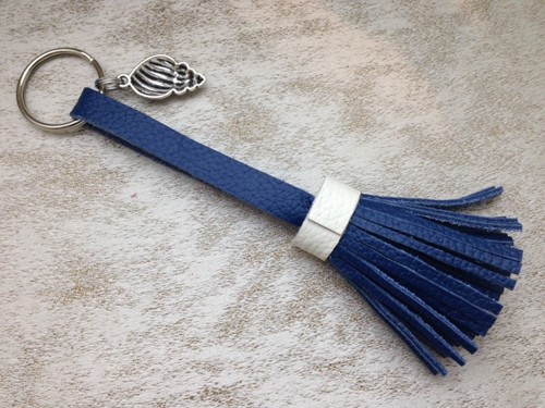 Real leather handmade tassels key chain, bag chain. Made In England. - 第 2/3 張圖片