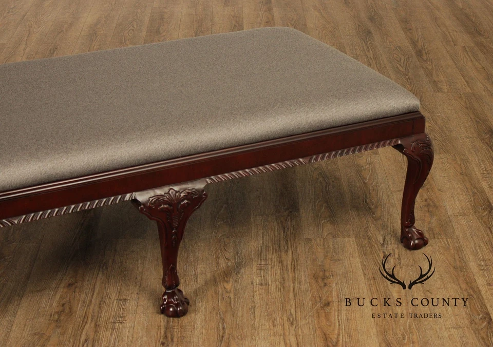 Banco estofado em mogno esculpido estilo georgiano Baker Stately Homes - Imagem 4 de 4