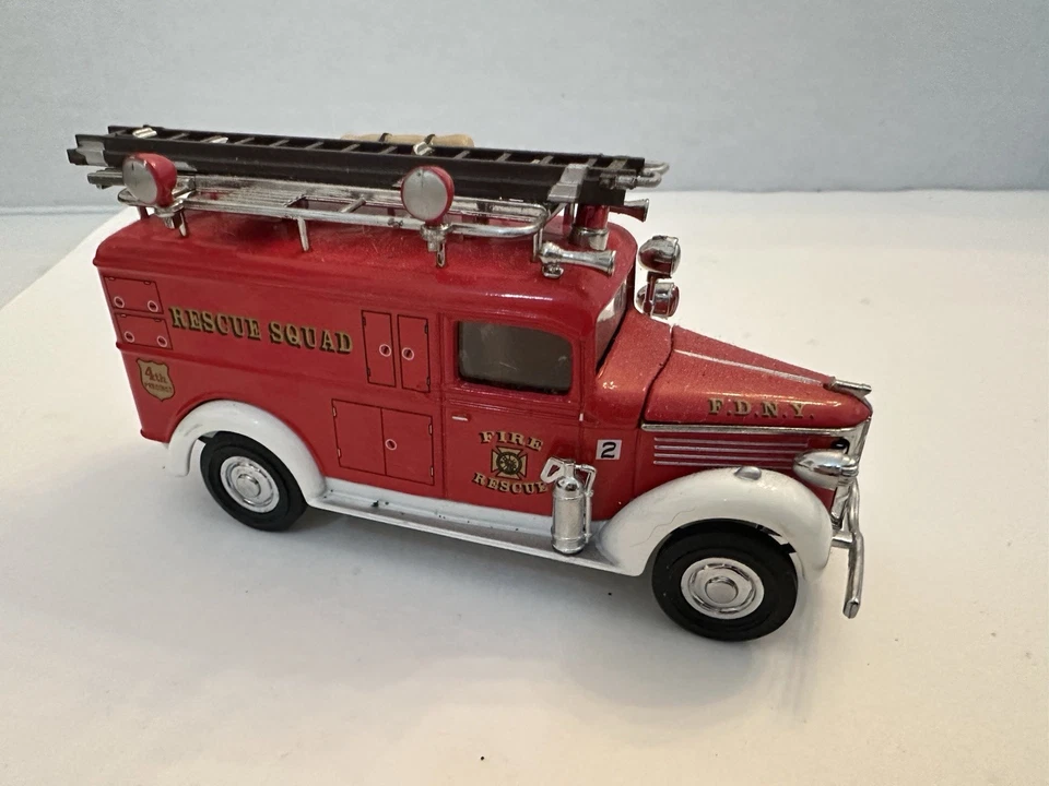 MATCHBOX MODELS OF YESTERYEAR 1937 GMC RESCUE SQUAD VAN #YFE10-M No Box - Image 3 of 4
