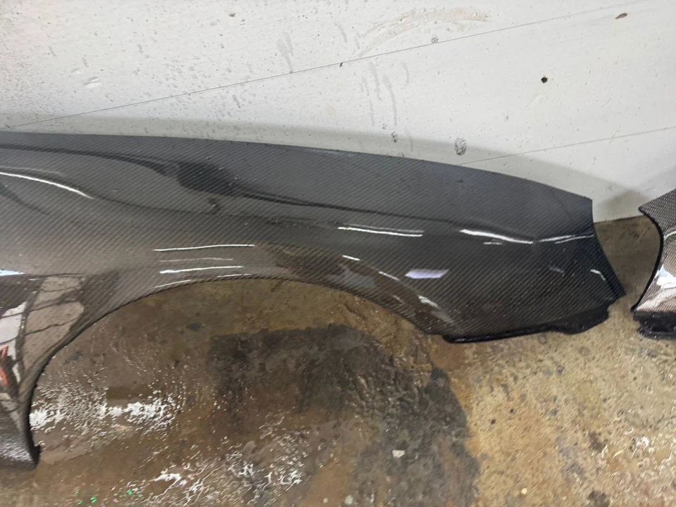 Guardabarros Toyota Supra mk4 OEM en carbono Foto 3 de 4