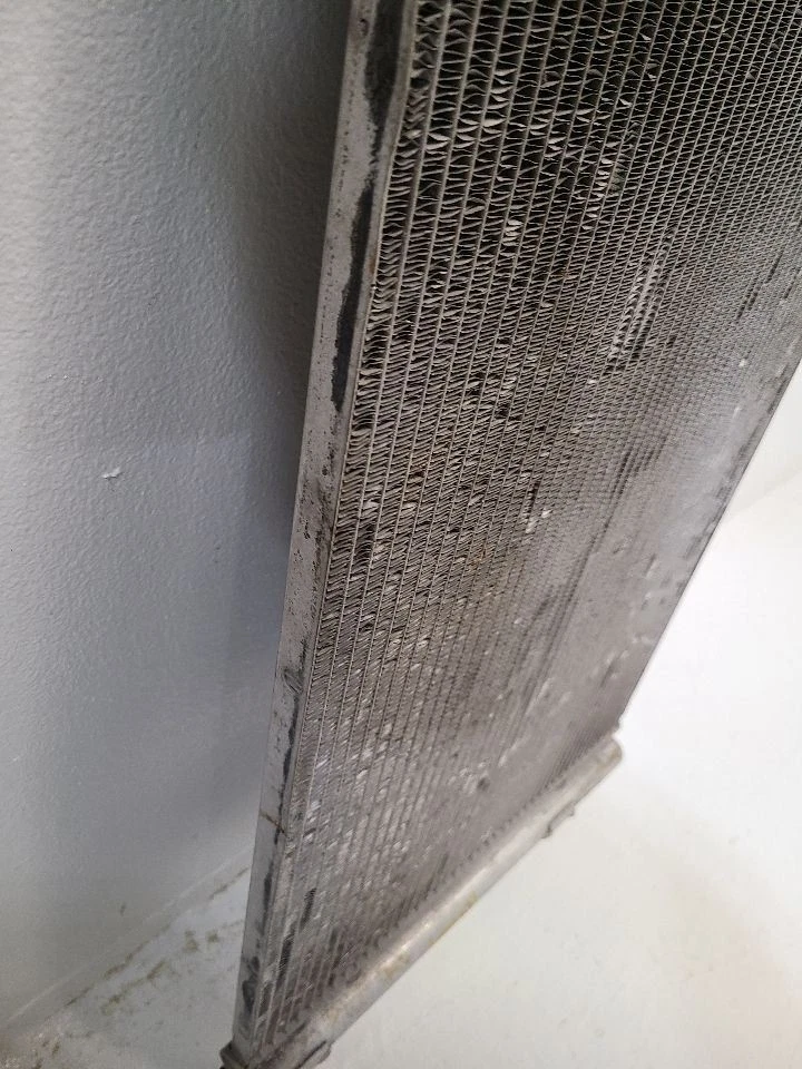 2014-2020 CHEVROLET IMPALA AC Condenser 23305638 14-20       - Image 4 of 4