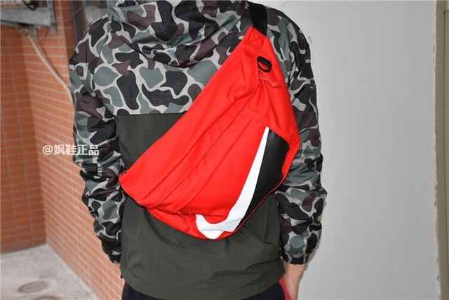 nike tech hip pack red