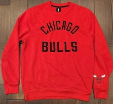 UNK Chicago Bulls Embroidered Red Sweatshirt Men's Medium