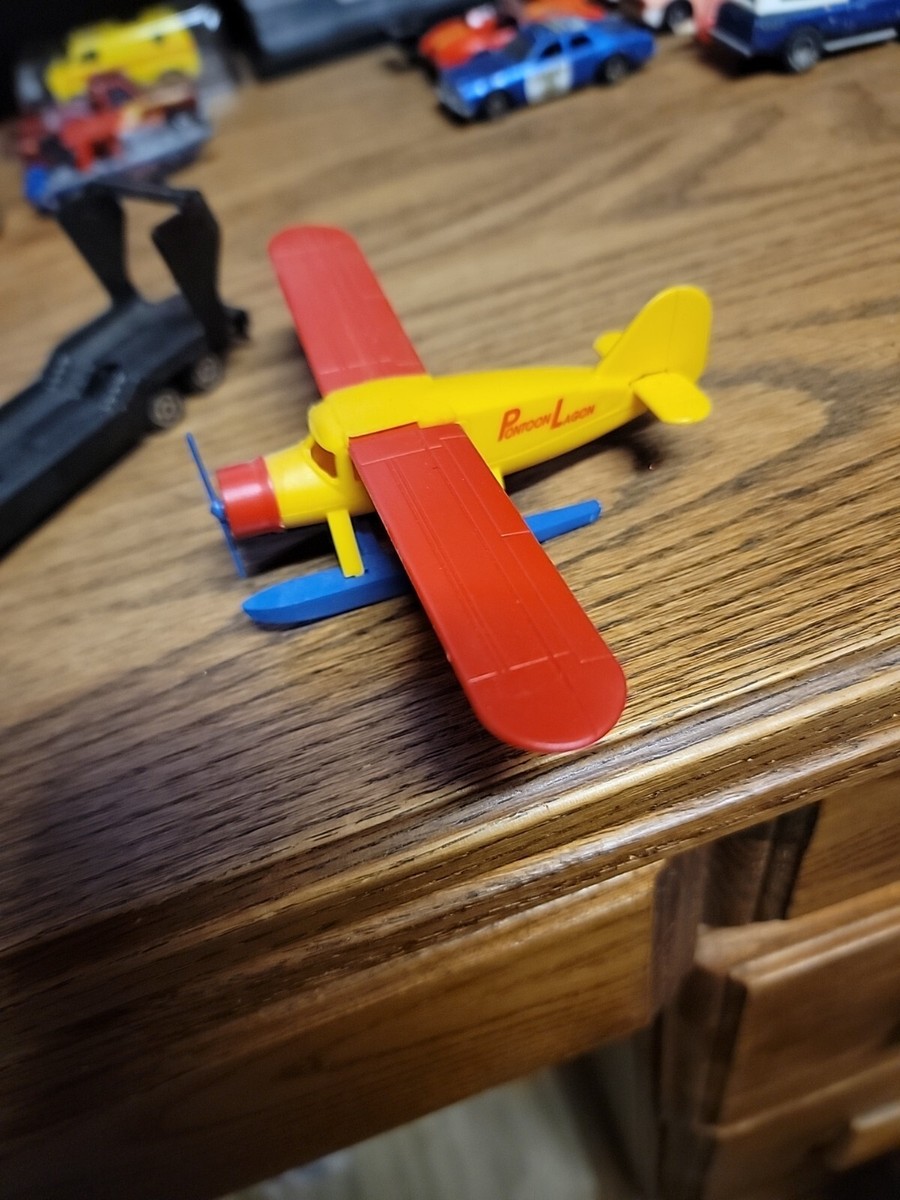 Majorette Pontoon Lagon Semi + Flatbed And Detachable Plane
