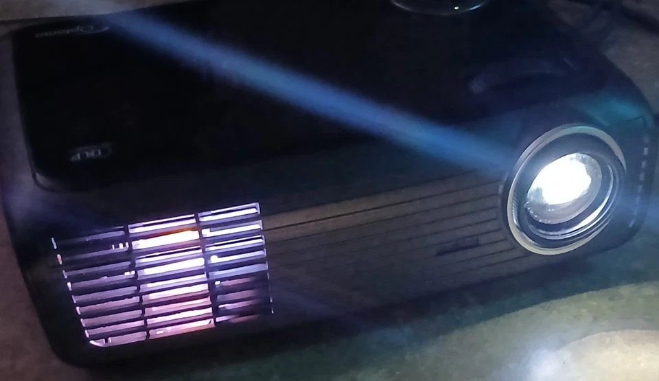 Optoma EP727 Projector 2,200 Lumens 720p, 1080i, 576i, 576p, 480p 4:3 (XGA) 1024 - Image 2 of 4