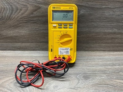 Hewlett Packard HP 971A Handheld Digital Multimeter With Probes
