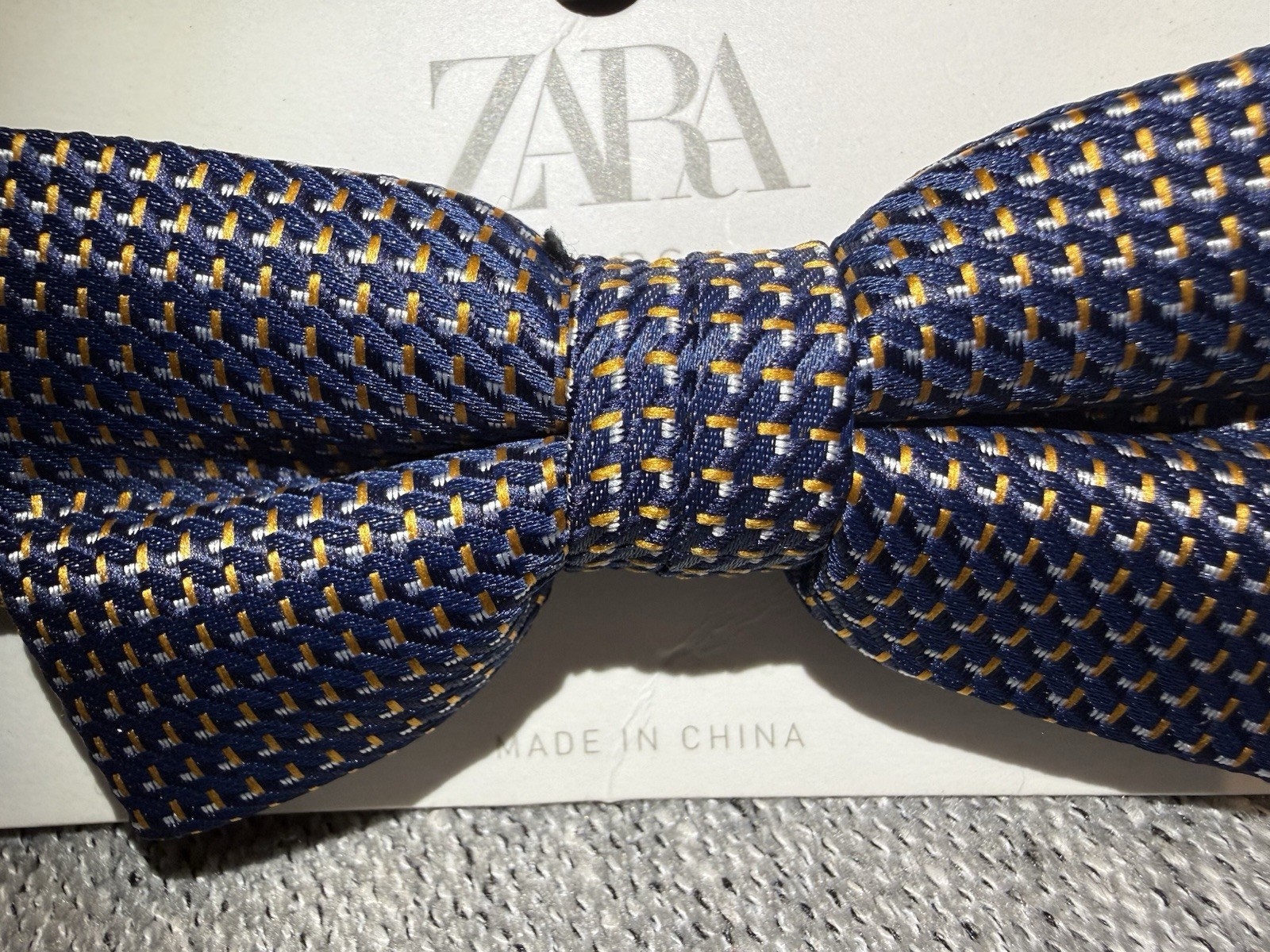Zara Men's Blue Gold Geometric Woven Polyester Bow Tie Size M 4373/671/401 thumbnail 2