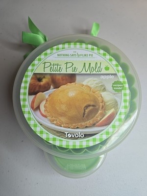 Tovolo Petite Pie Mold Apple Mini Pies On The Go with Recipes 4 Inch New