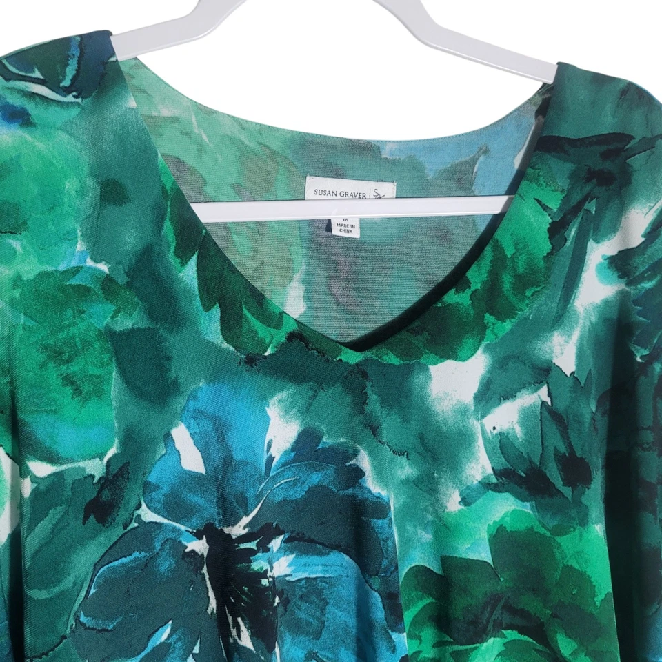 Blusa para mujer Susan Graver de punto líquido en capas talla grande 1X verde floral informal Foto 3 de 4