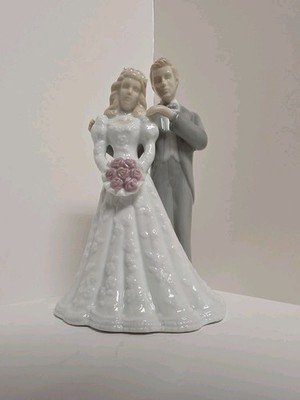 Roman Inc Cherished Moments Wedding Collection Bride and Groom Figurine Cake Top