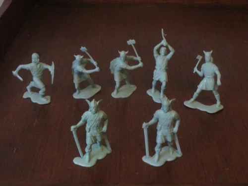 Marx Vintage 54mm Viking Lot 7 Light Green Figures Lot 2