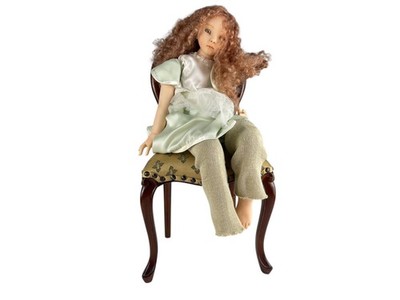 Elisa Gallea Künstlerpuppe  Resin Puppe 48 cm + Stuhl - Defekt 