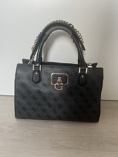 Borsa donna Guess nera con difetti sui manici