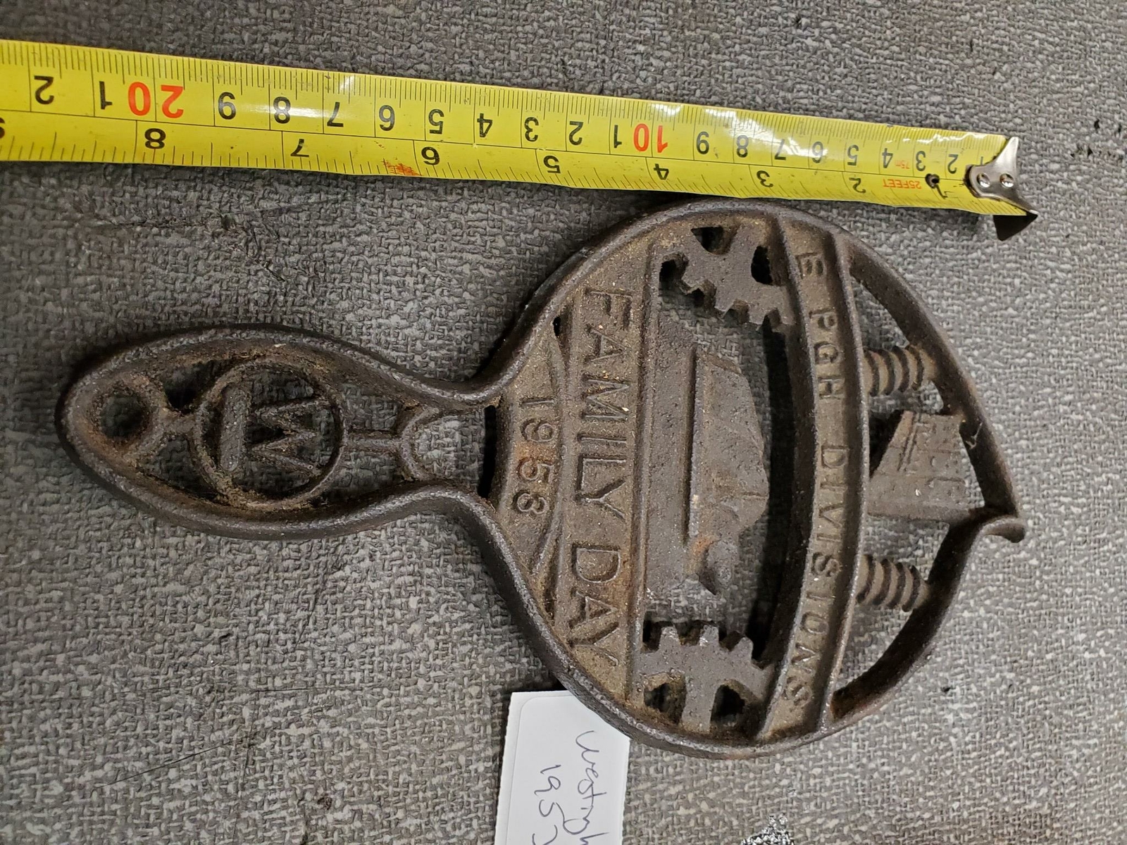 1953 Antique Cast Hot Pan holder Westinghouse Family Day Pgh