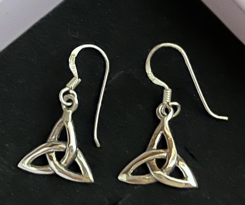 925. Silver Triquetra Irish Knot Earrings