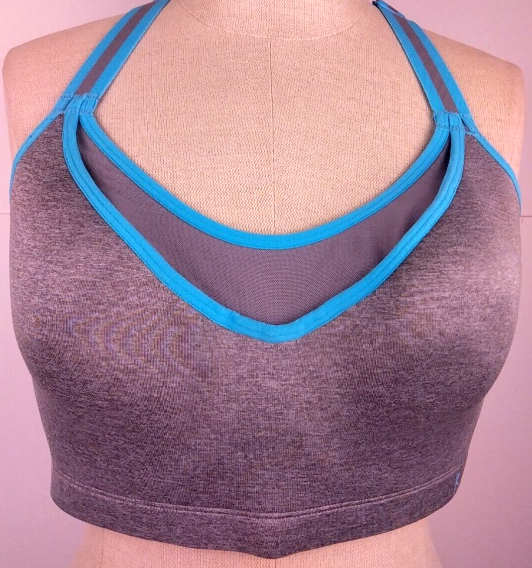 Danskin Now RN 86752 Gray Pullover Racer Back Sports Bra Size 38 D (29)