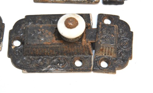 8 MATCHING VINTAGE EASTLAKE STYLE PORCELAIN KNOB CABINET SPRING LATCH RECEIVERS - Picture 3 of 10