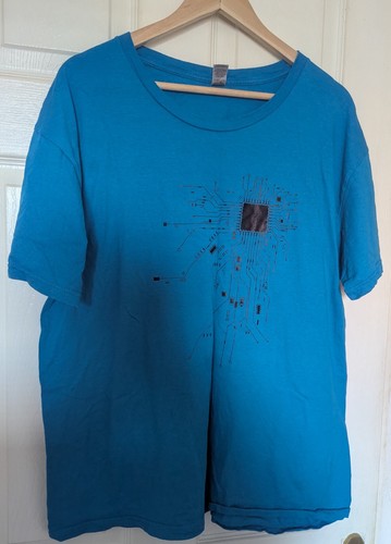 Blaues Circuitry T-Shirt Tee XXXL 3XL (26" Achsel zu Achsel)