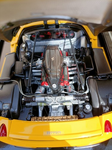 1/18 BBR Ferrari Enzo Yellow Diecast (Hig End) 1057 of 1507 - Imagen 4 de 12