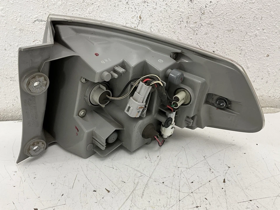 Luz trasera izquierda Subaru Impreza 2008 22020024 OEM Foto 3 de 4