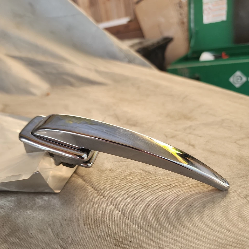 Original genuine exterior door handle for Vw Beetle 1961-63 non locking - Image 2 of 4