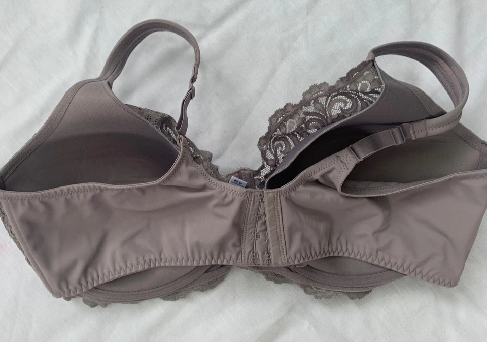 Sujetador Leading Lady 46DD Gris Encaje Forma Copa Borde Vieira Foto 2 de 3