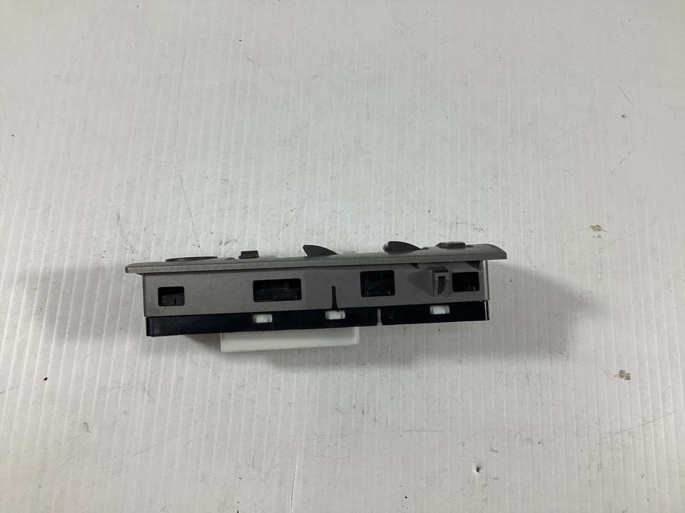 2002 - 2005 宝马 745Li 前左门主电源窗开关 6917105 原始设备制造商。 — 第 3/4 张图片