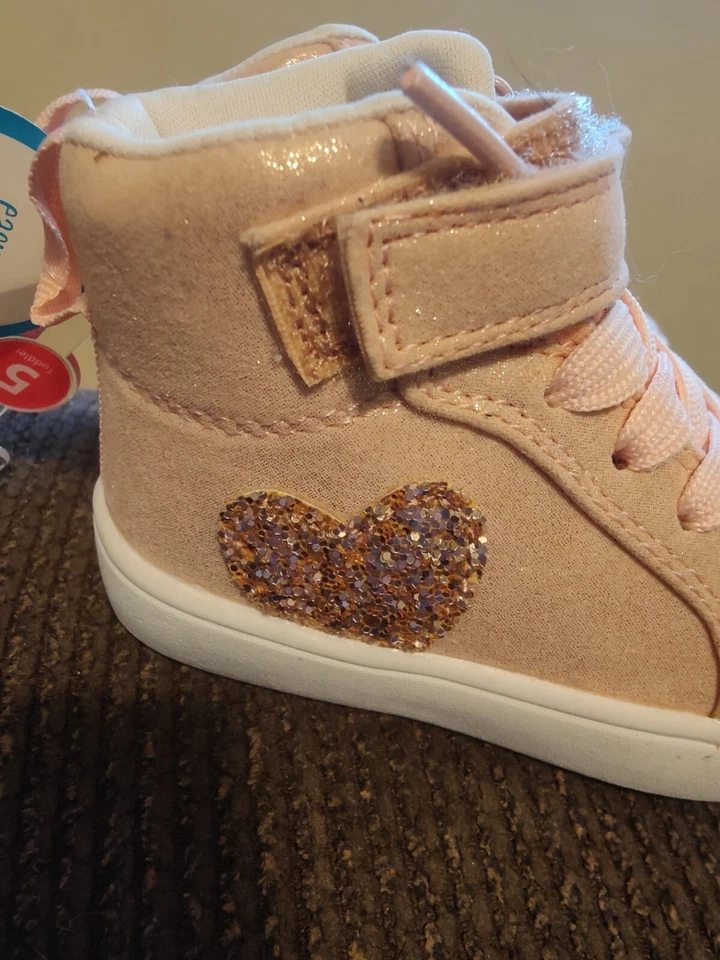 Zapatilla deportiva alta Carters para niñas pequeñas talla 5T nueva en caja oro rosa fácil de encender/apagar brillante Foto 2 de 4