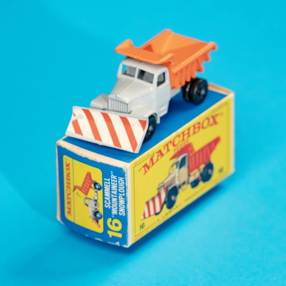 Matchbox Regular Wheels / MB 16 C2 / Scammell Mountaineer Snow Plow / 1964 MIB - Image 2 of 4