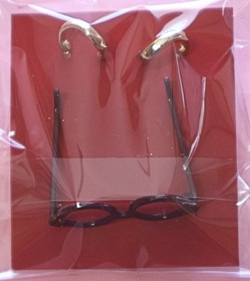 Coming Out Navia Phan Meteor Le Chic Sunglasses and Earrings Integrity Toys