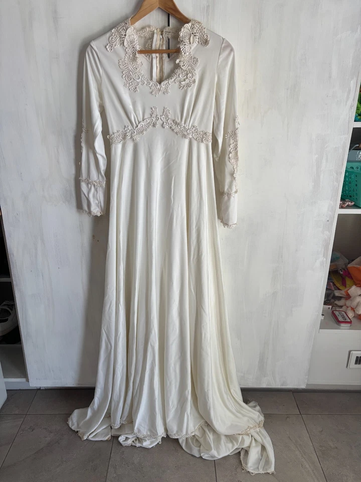 Vestido de novia catedral 24" de encaje victoriano pradera marfil años 60 70 XS Foto 2 de 4