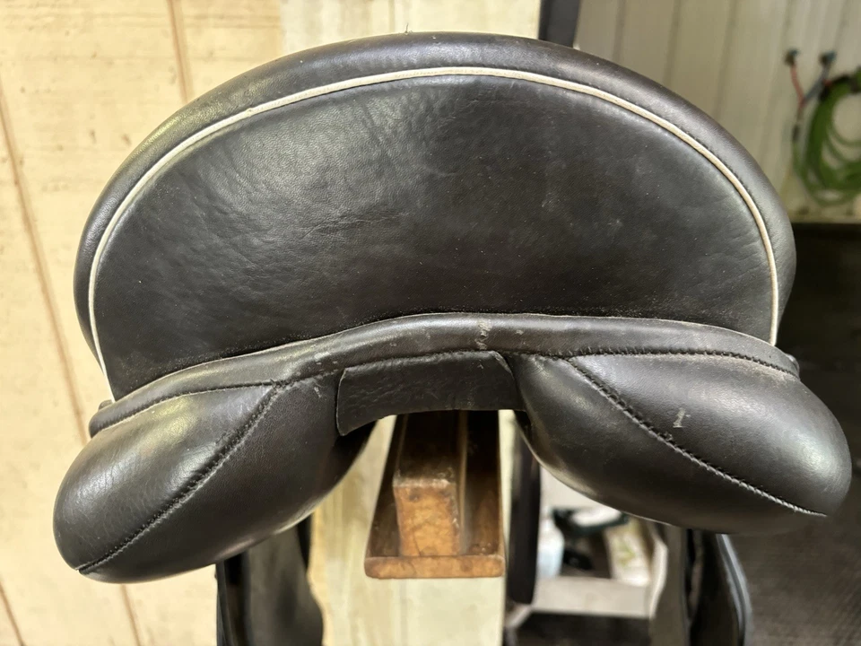 Dressage Saddle For Gypsy Vanners And Friesians With Exchangeable Gullet - Image 3 of 4