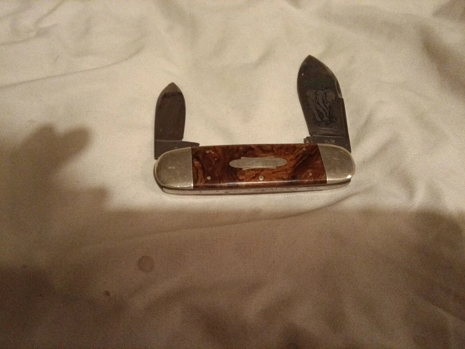 Cuchillo Plegable Bull Dog 2 Hojas con Imagen de Elefante en Hoja Foto 3 de 3