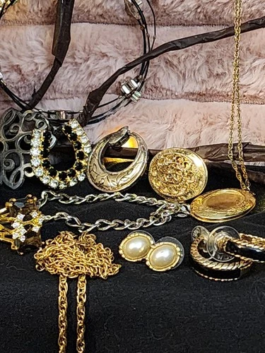 HUGE Estate Lot Vintage Jewelry Necklaces Bracelets Earrings Rings 46 Pc Costume