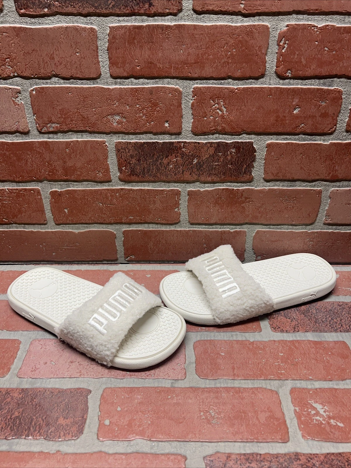 Sandali donna PUMA 'Cool Cat' bianchi sherpa ricamati slide taglia 7